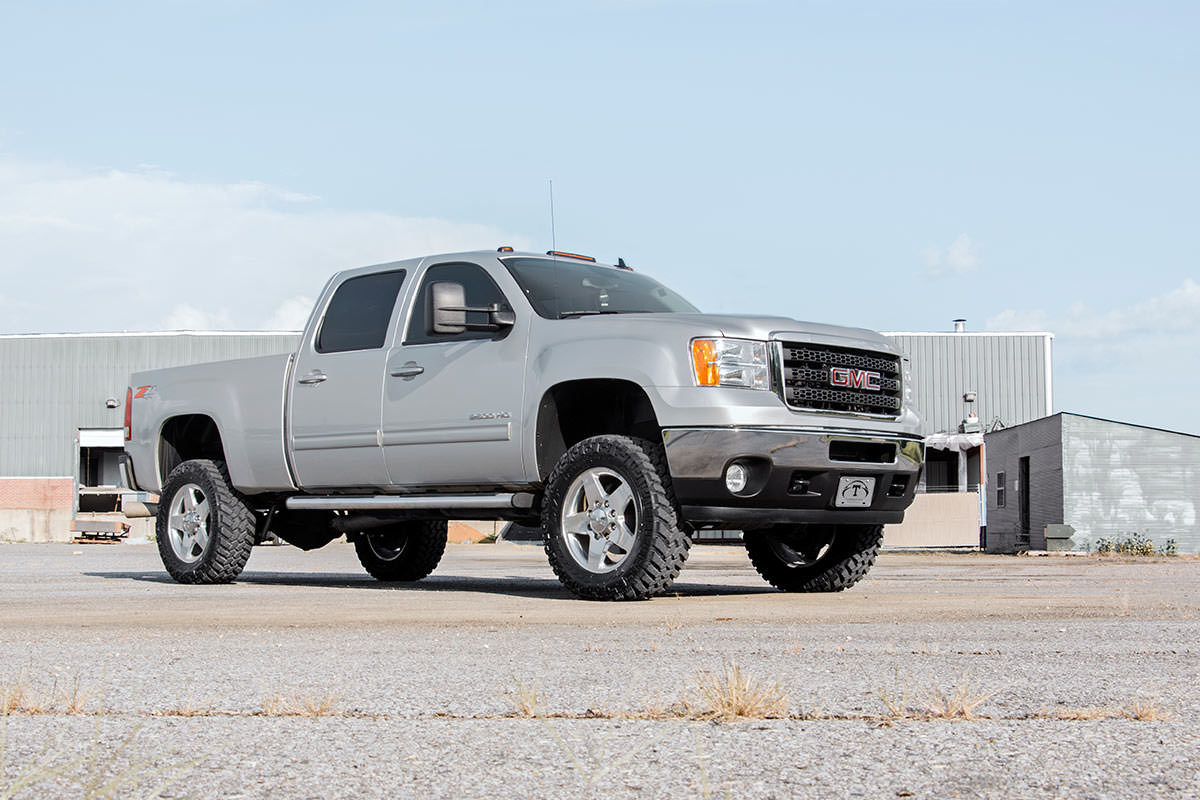 Rough Country 3.5in GM Suspension Lift Kit w/Vertex Shocks 11-19 2500/3500HD 95950