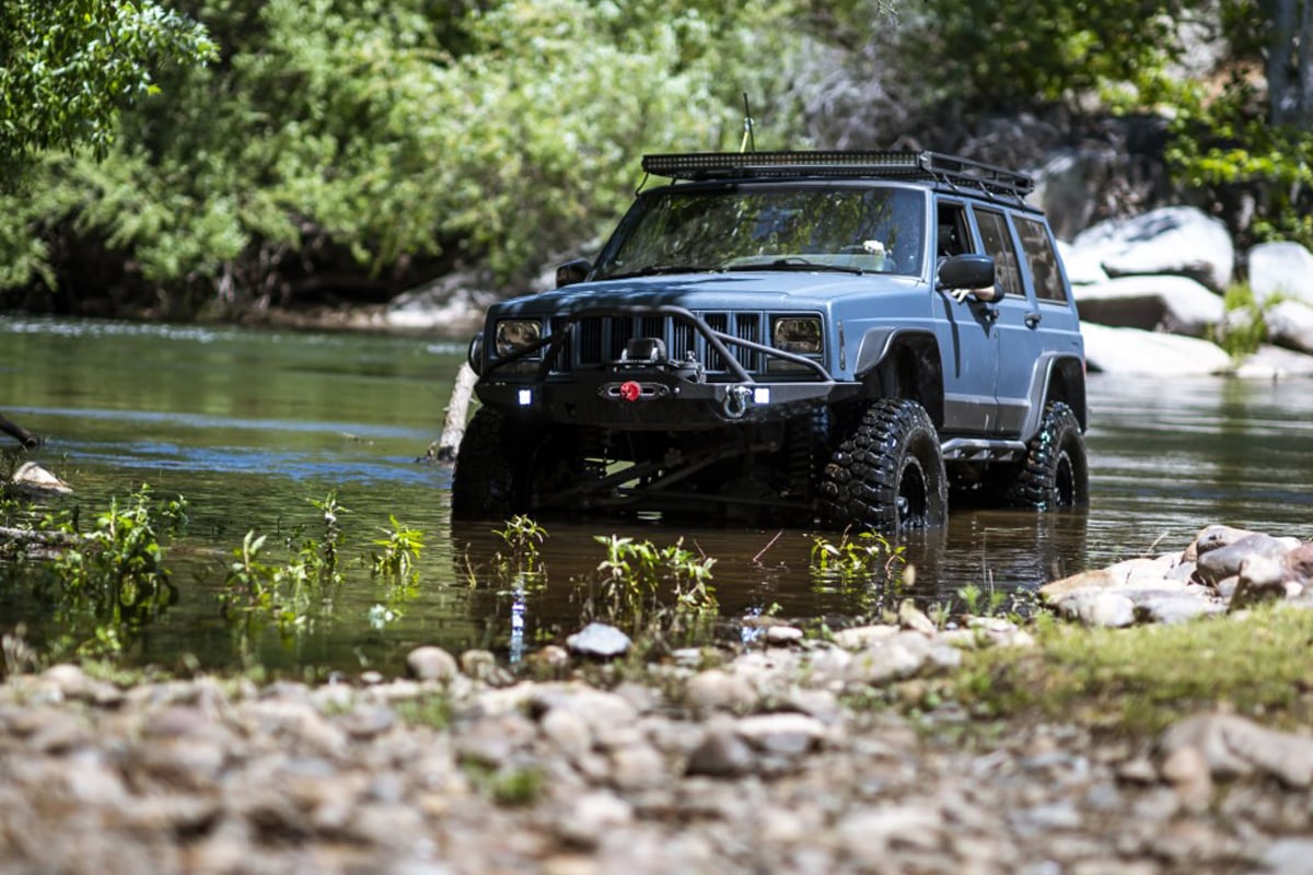Rough Country 6.5" Suspension Lift Kit w/ Shocks for Cherokee XJ 1984-2001 69620