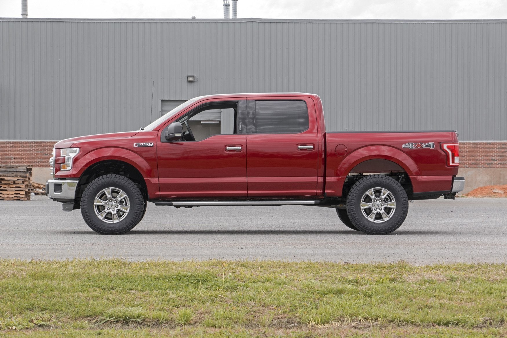 Rough Country 2" Ford Leveling Lift Kit w/ Vertex 14-20 F-150 56950