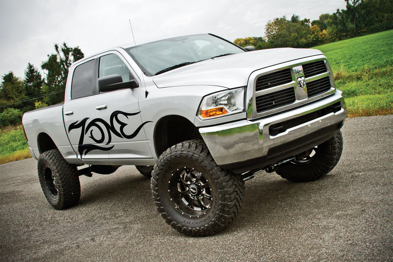 Zone Offroad 8" Suspension System Lift Kit for Dodge Ram 2500/3500 09-13