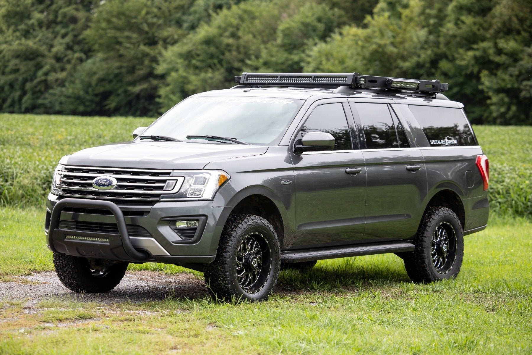 Rough Country 3" Lift Kit UCA M1 Struts For Ford Expedition 4wd 2018-2021 40240