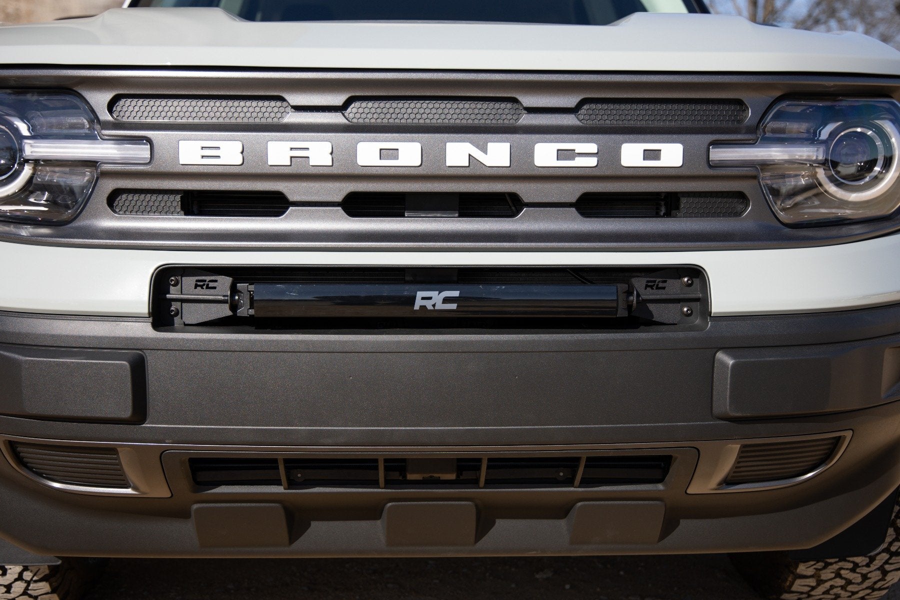 Rough Country 20"Cree LED Light Bar-Single Row Black Series w/ Cool White DRL 70720BLDRL