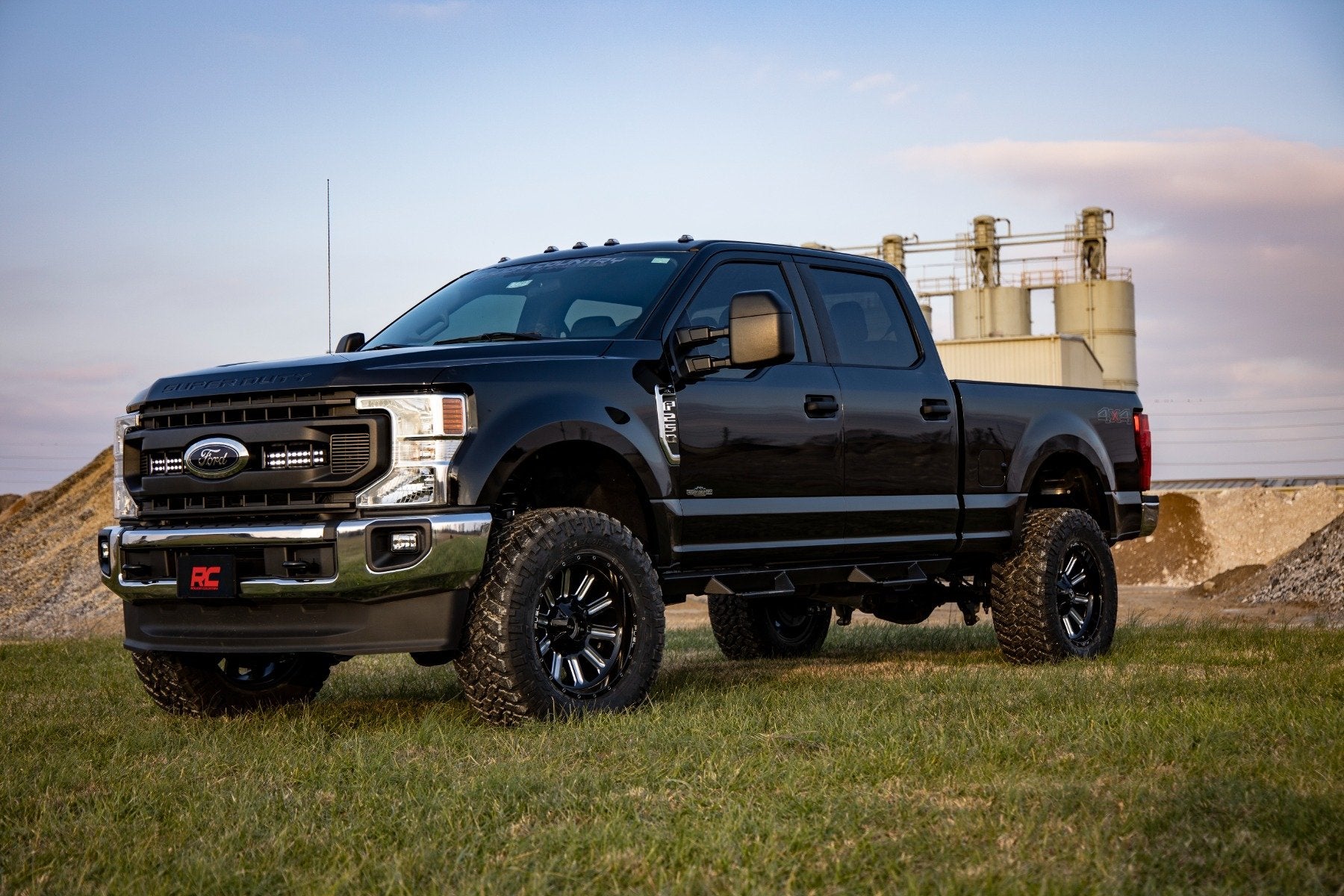 Rough Country LED Light Grille Mount 10" Black Ford Super Duty (20-21) 70898