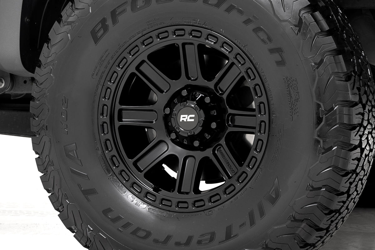 Rough Country 84 Series Wheel | Gloss Black | 17x8.5 | 6x5.5 | +25mm 84172512A