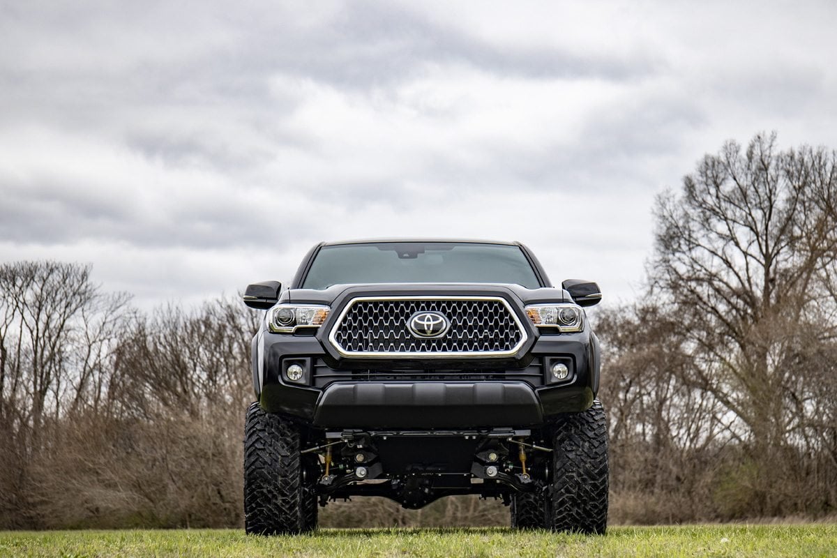 Rough Country 6in For Toyota Suspension Lift Kit N3 Struts 16-23 Tacoma 75831