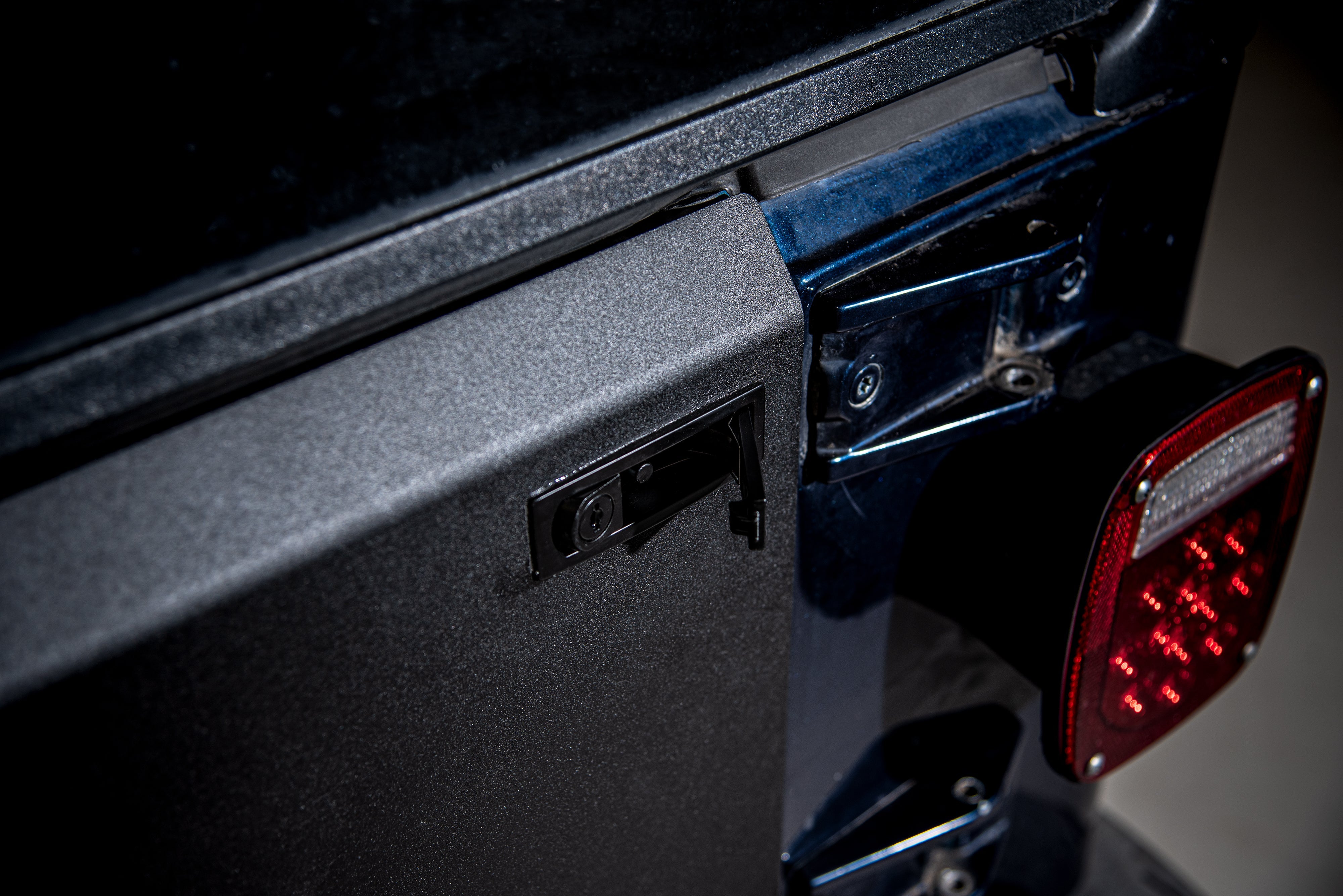 Drop Down Tailgate with Molle Rack | Jeep Wrangler YJ/TJ -9