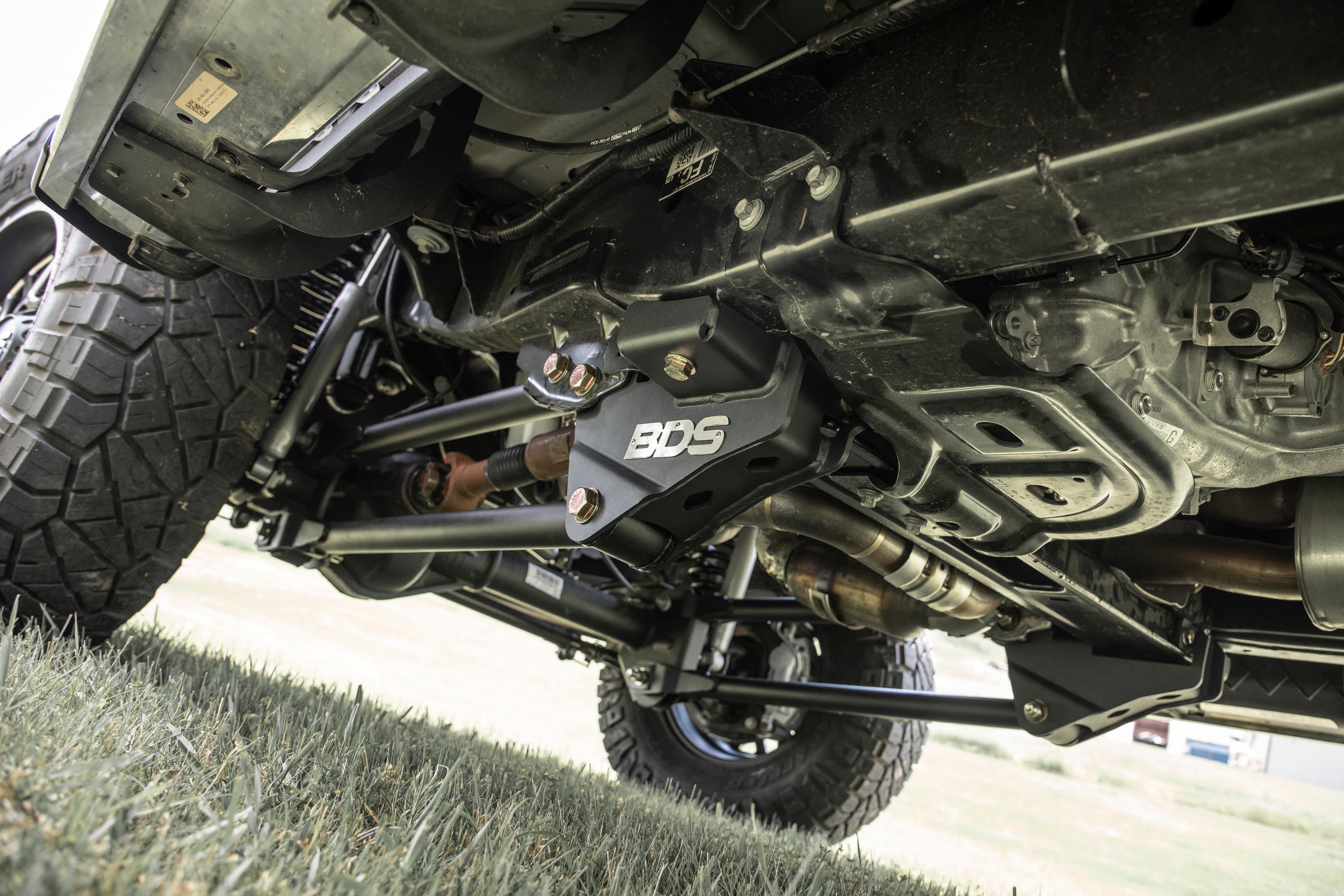 5 Inch Lift Kit w/ 4-Link | Ford F250/F350 Super Duty (20-22) 4WD | Gas -4