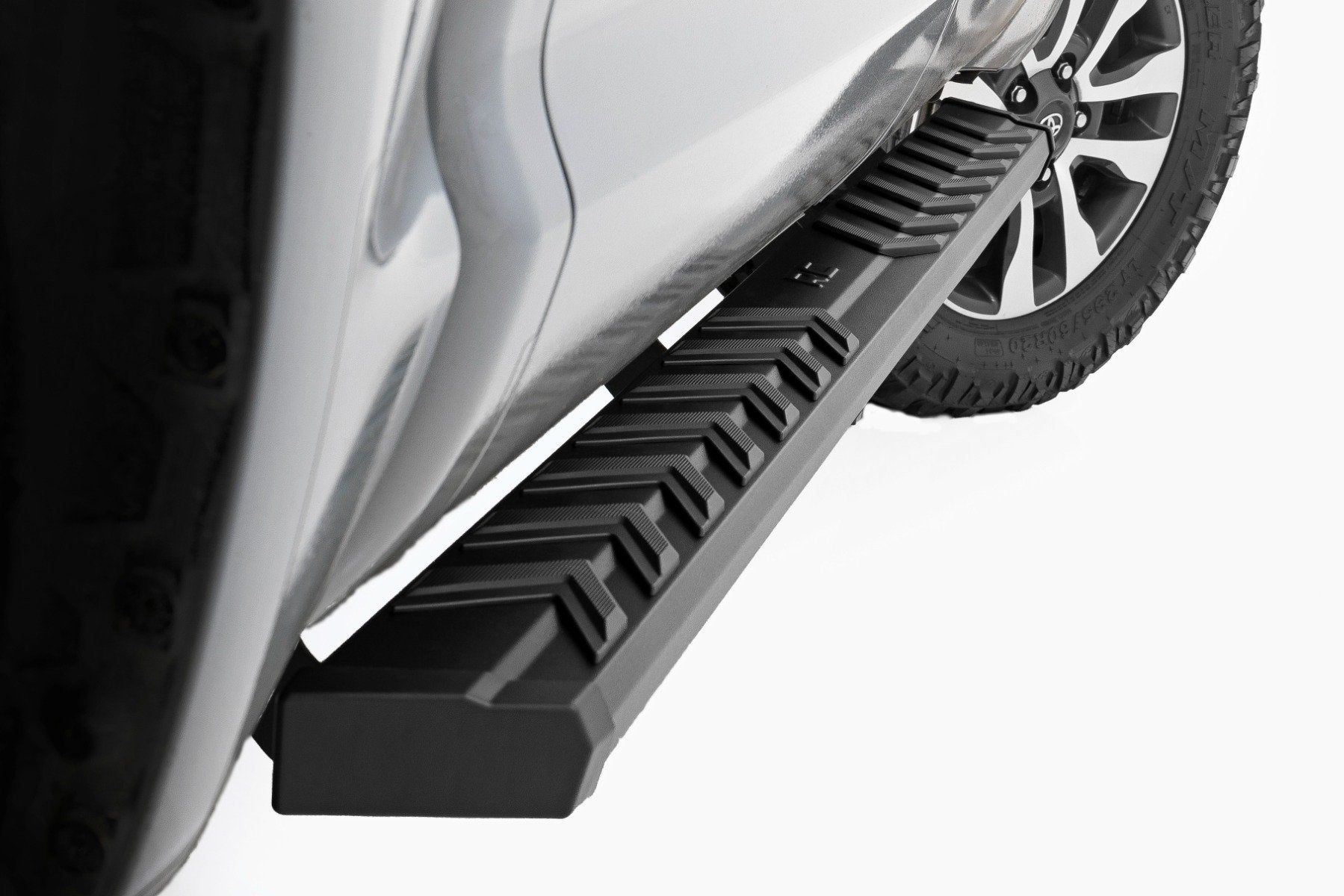 Rough Country BA2 Running Boards Side Step Bars Crew Cab for Toyota Tundra 07-21 41005A