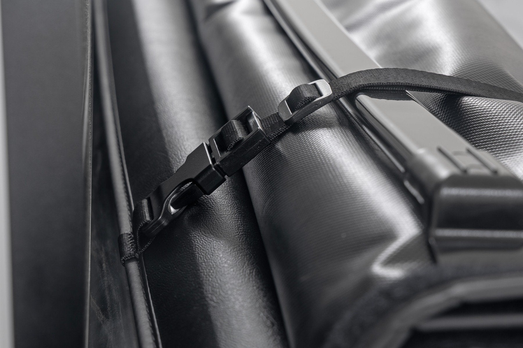 Soft Roll Up Bed Cover 5' Bed Chevy/GMC Colorado/Canyon 15-24 42120500