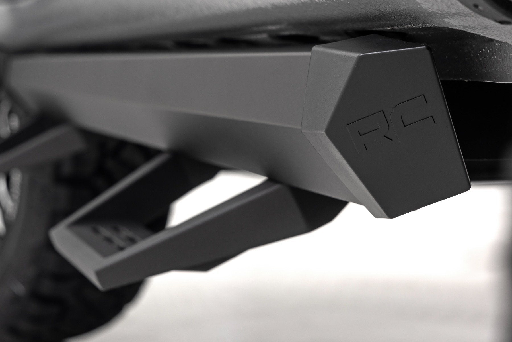 SRL2 Adj Aluminum Step Crew Cab Chevy/GMC 1500/2500HD 19-24