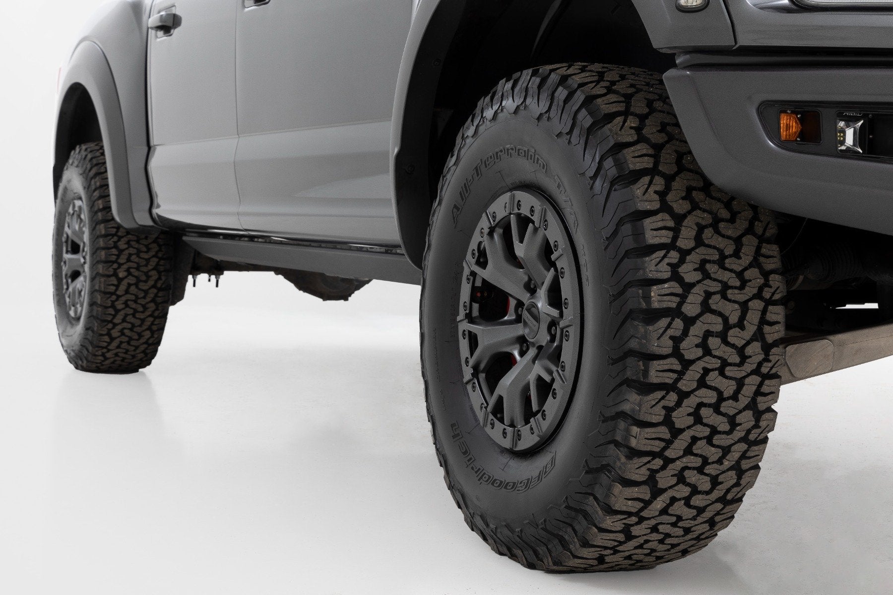Rough Country 2.5" Suspension Lift Kit for Ford Gen2 Raptor (2019-2020) 51031