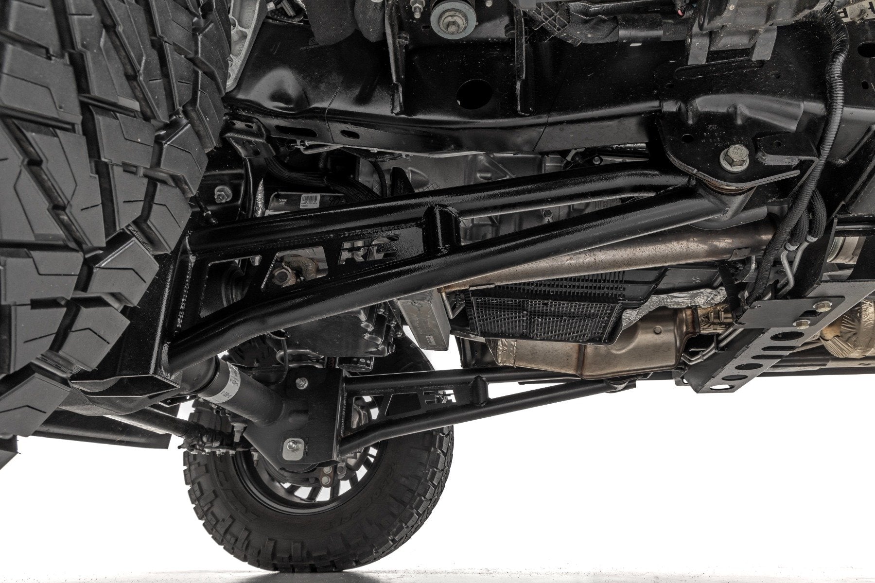 Rough Country Radius Arm Upgrade Ford F250/F350 Super Duty 4WD 23-24 43701A