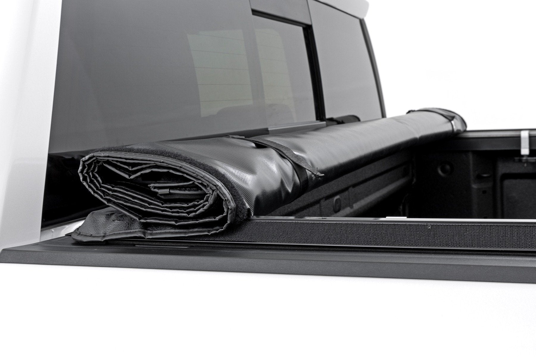 Soft Roll Up Bed Cover 5'10" Bed Chevy/GMC 1500 (19-23) 42120580