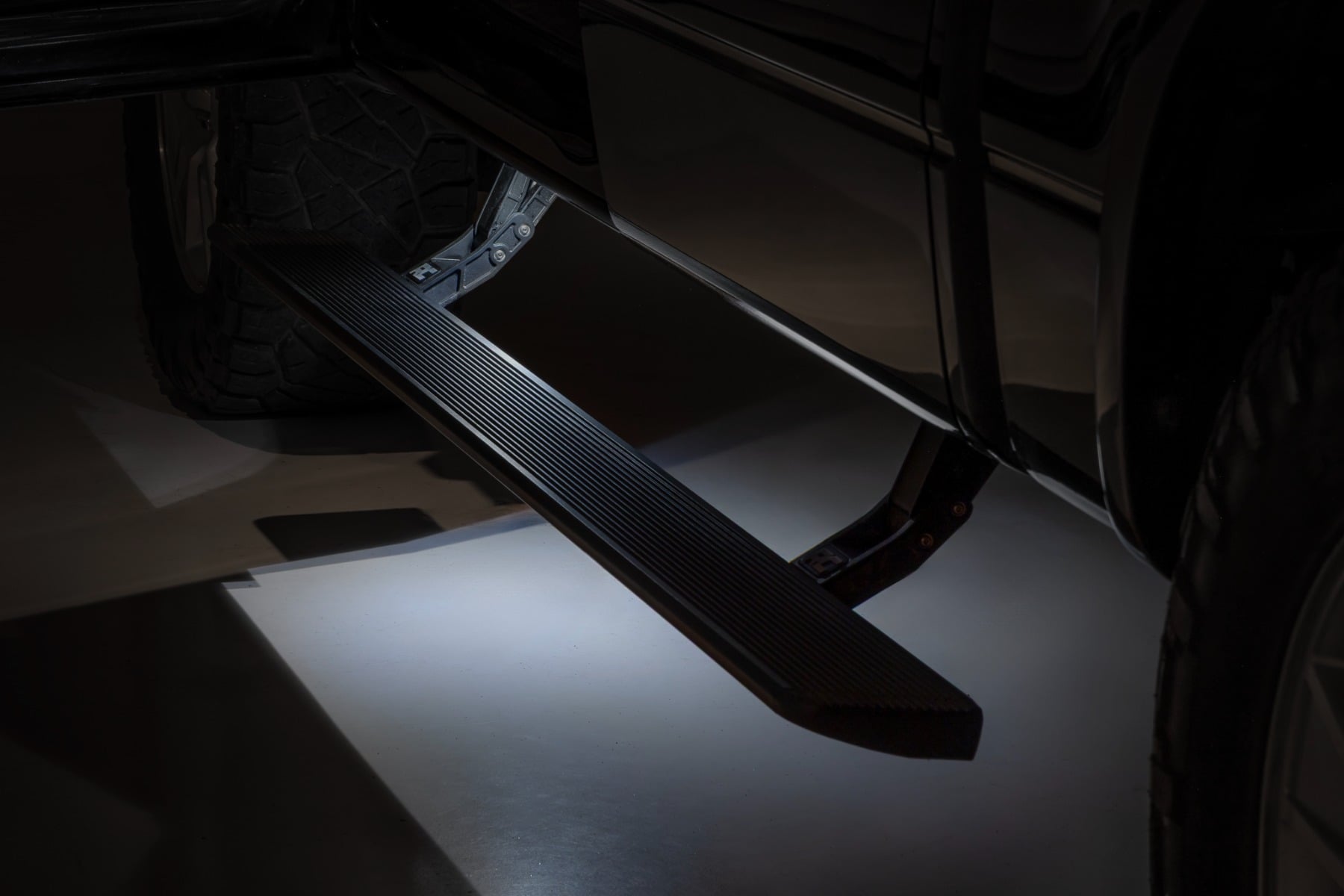 Rough Country Power Running Boards | Crew Cab | for Ford F-150 (2009-2014) ESR71529
