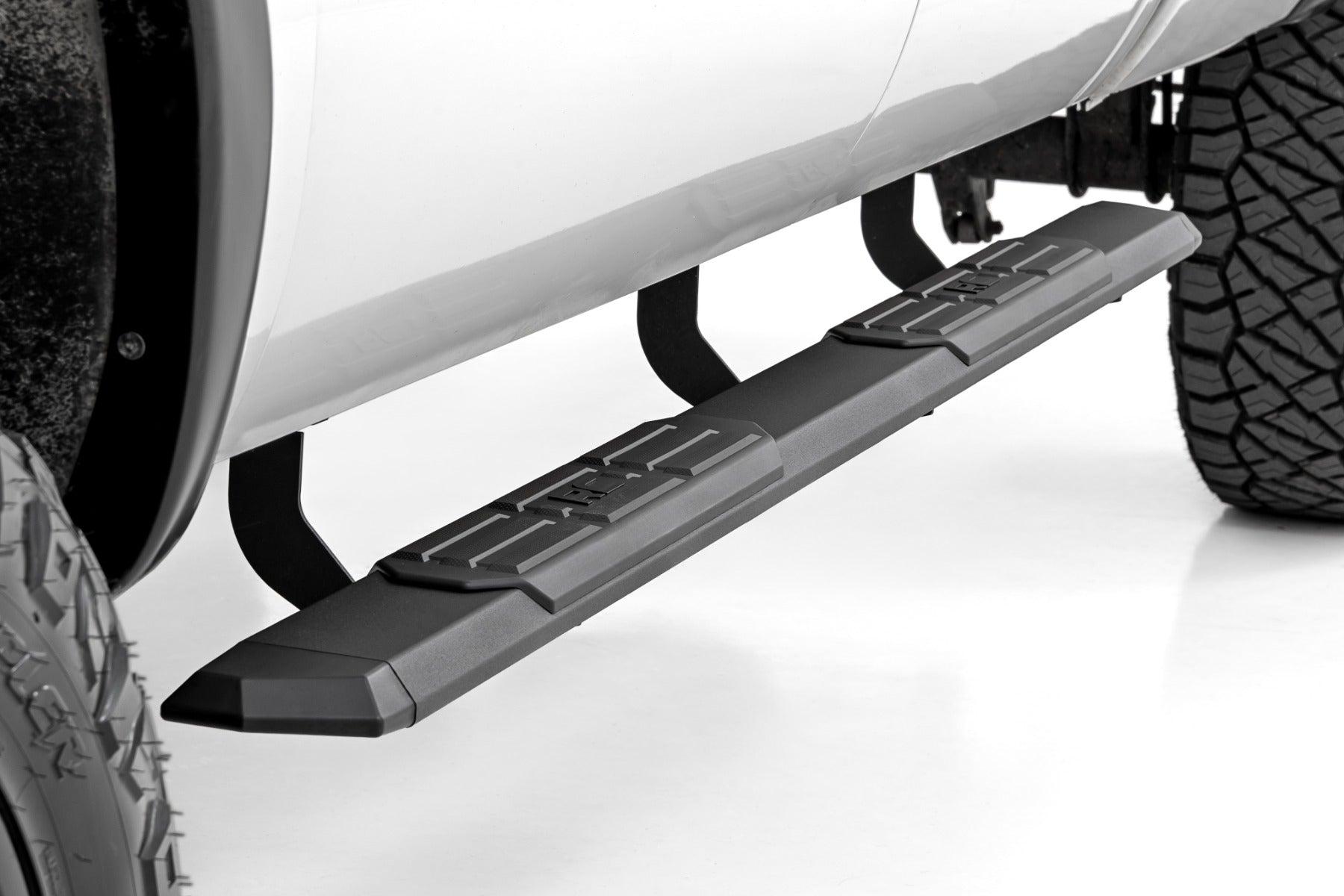 Rough Country TR2 Running Boards | for Ford F-250/F-350 Super Duty (99-16) 45001