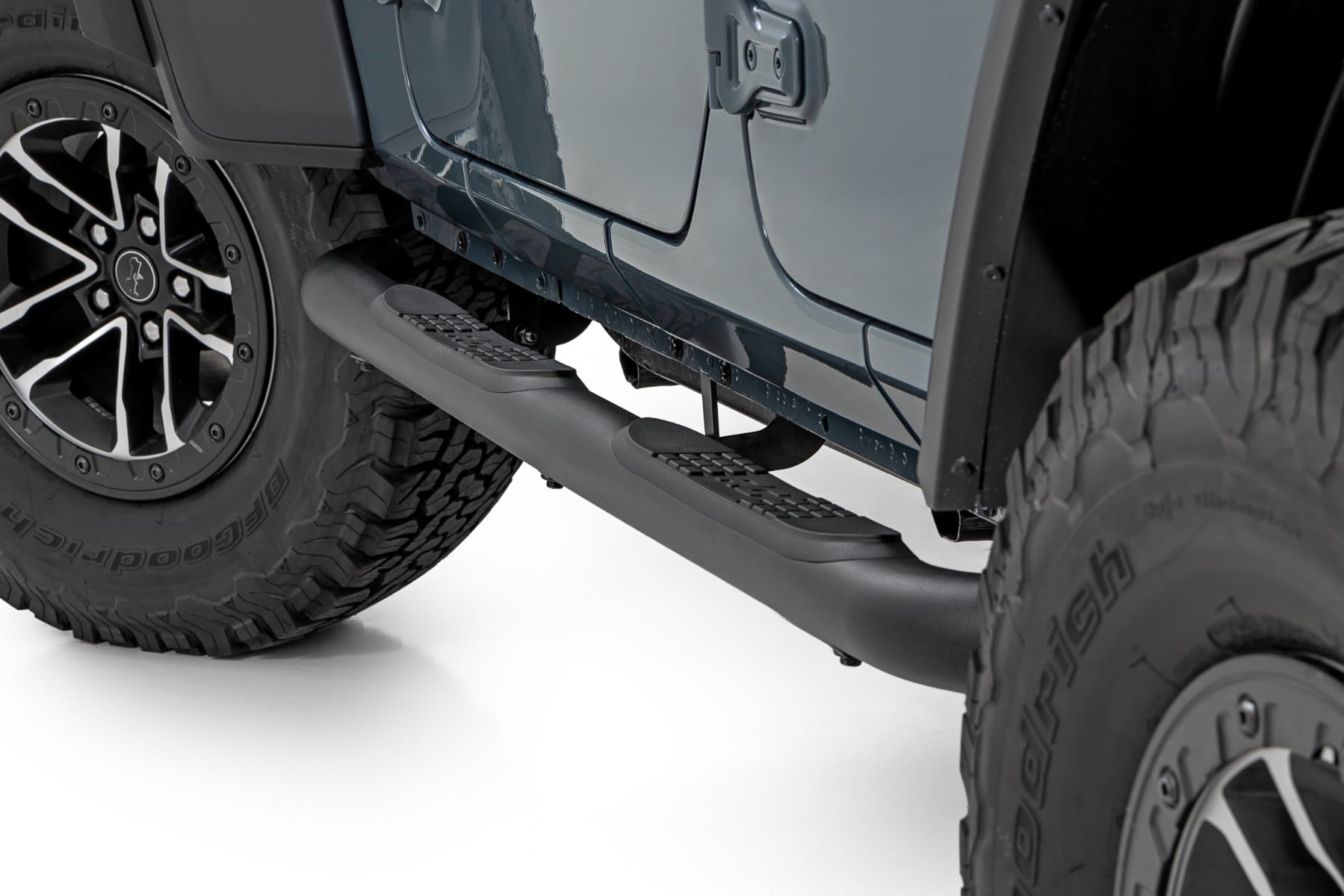 Rough Country Nerf Steps 3" Tube 4 Door for Jeep Wrangler Unlimited 2018-2026 43010