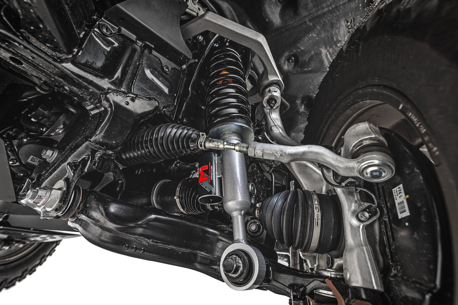 Rough Country M1R Reservoir Loaded Struts | Adjustable Height | Front | Leveling | for Toyota 4Runner (25-26) 684198