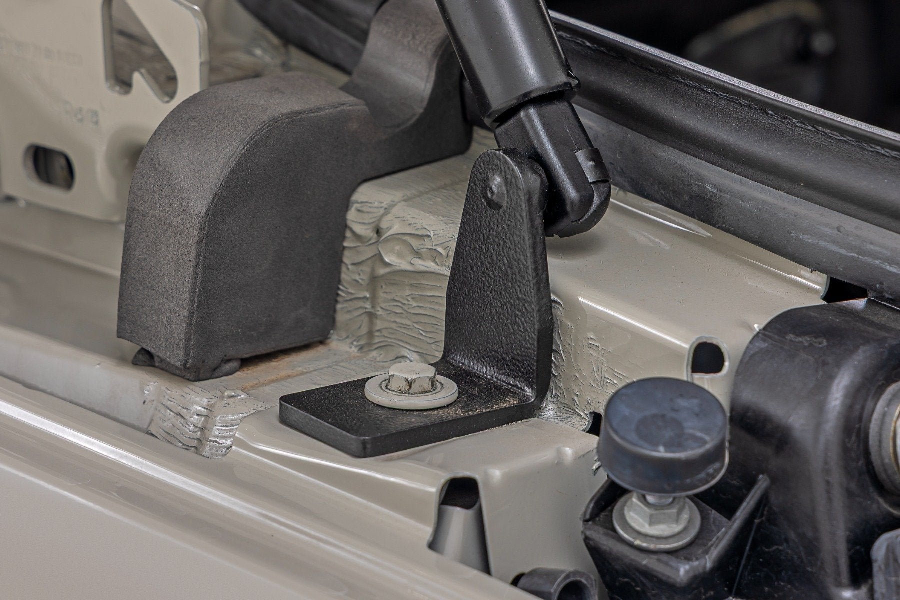 Rough Country Hood Struts | Mercedes-Benz Sprinter 3500 (19-22)/Sprinter 3500XD (19-25) 85001