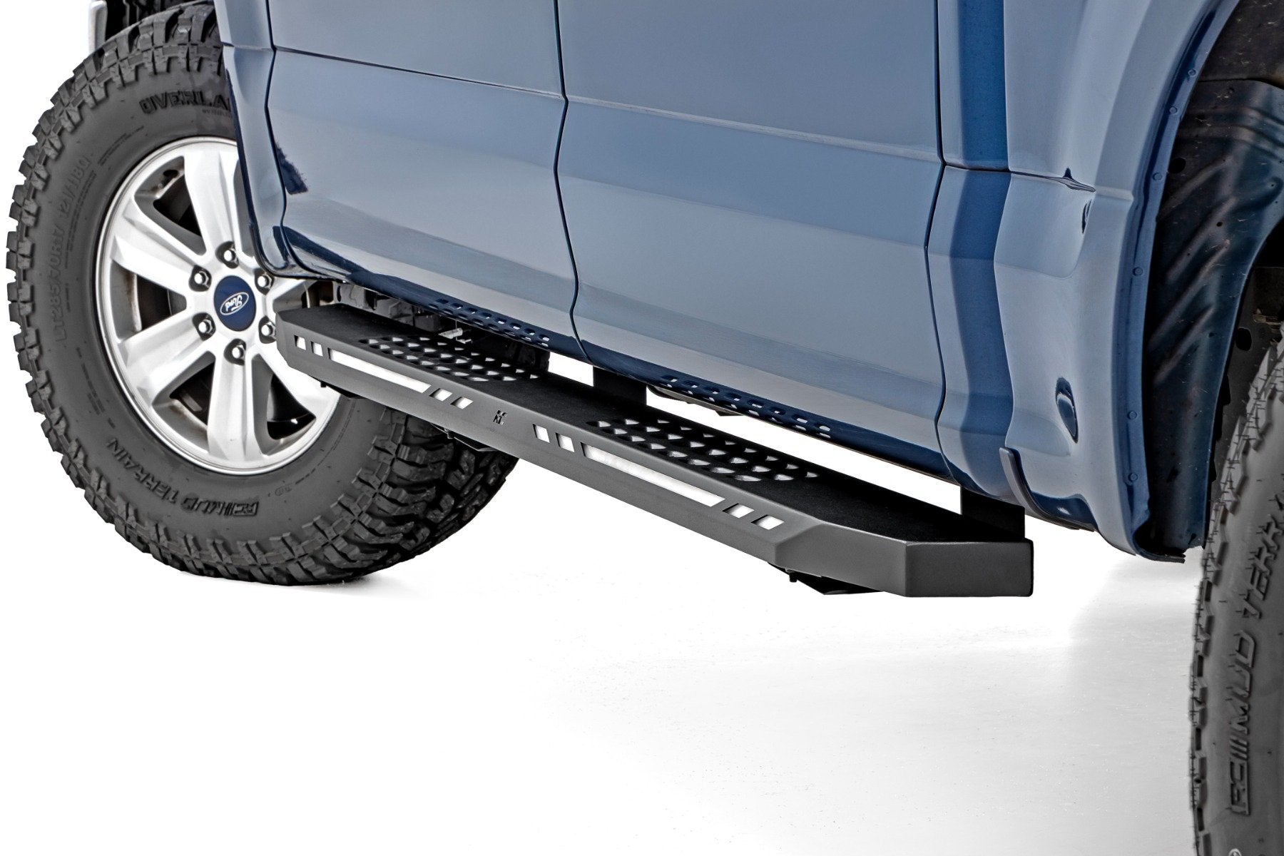 Rough Country AC2 Running Boards | Amber/White | Crew Cab | for Ford F-150/Lightning/F-250/F-350/Raptor (15-26)
