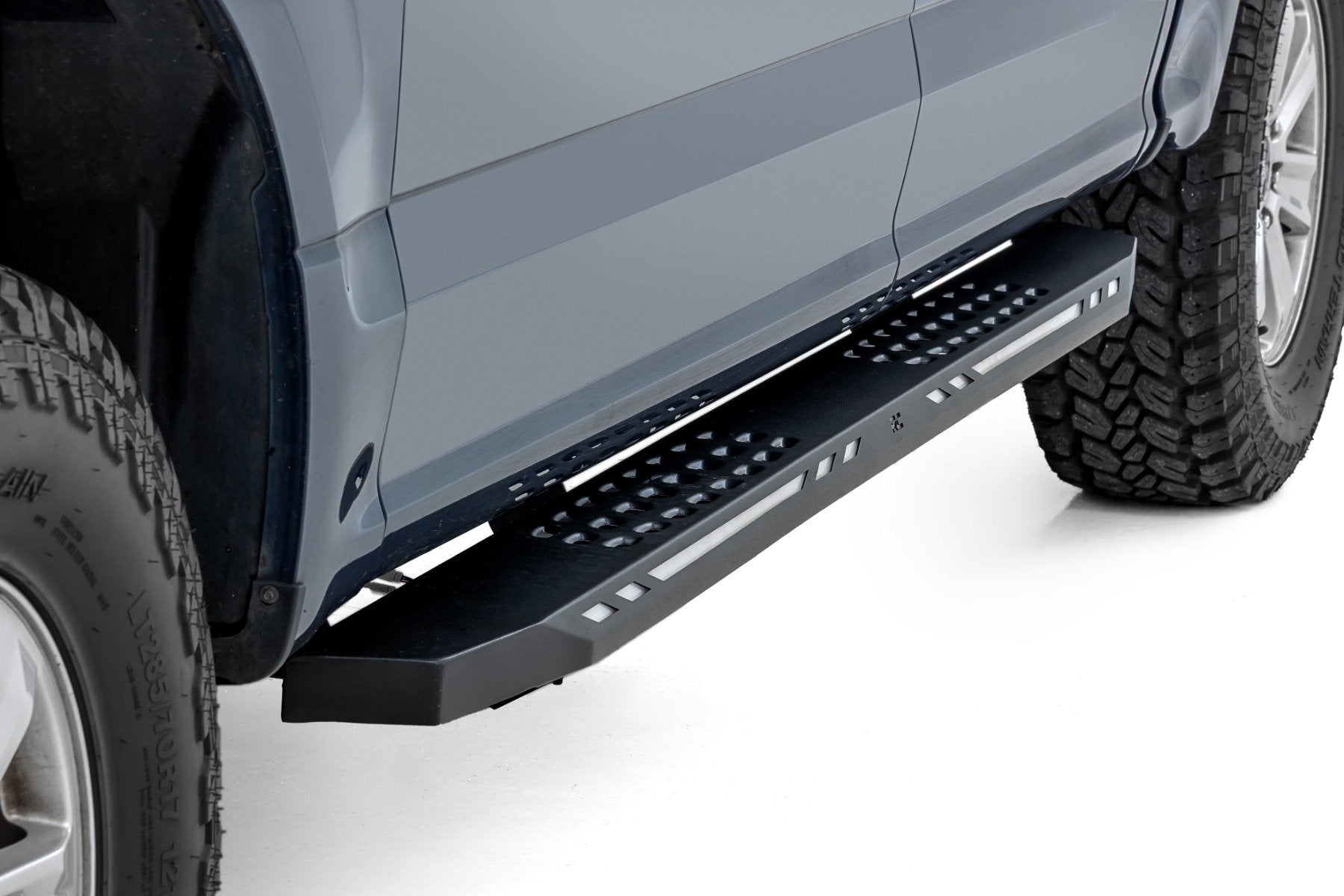 Rough Country AC2 Running Boards | Amber/White | Crew Cab | for Ford F-150/Lightning/F-250/F-350/Raptor (15-26)
