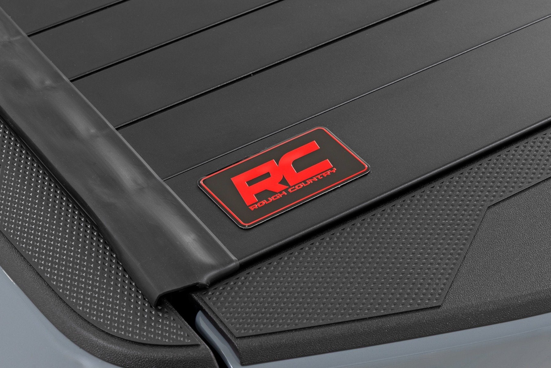 Rough Country Hard Roll Up Bed Cover | 5' Bed | for Nissan Frontier 22-25 50215522