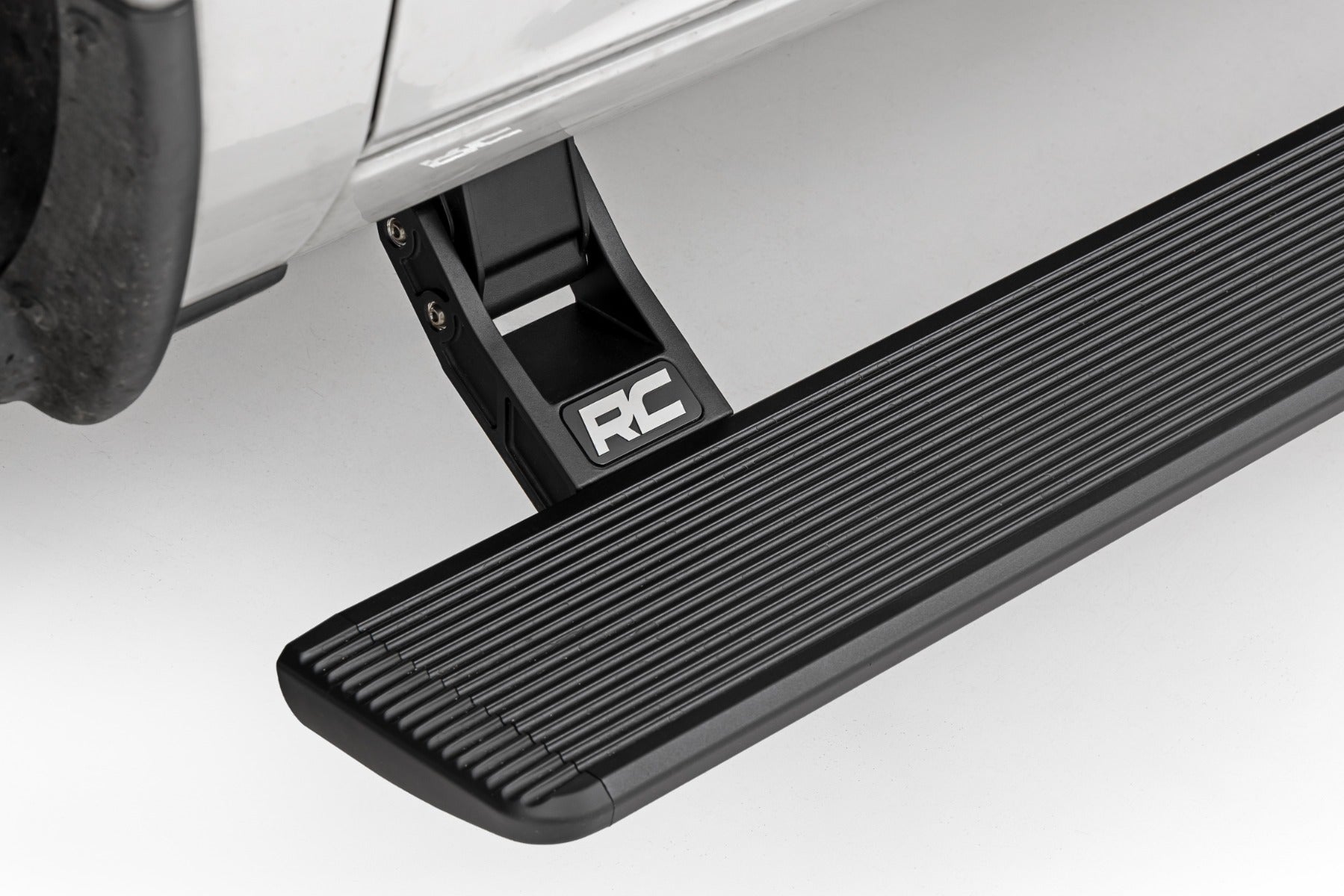 Rough Country Power Running Boards HT-Series Quad Cab for Ram 1500 09-18 ESR050210