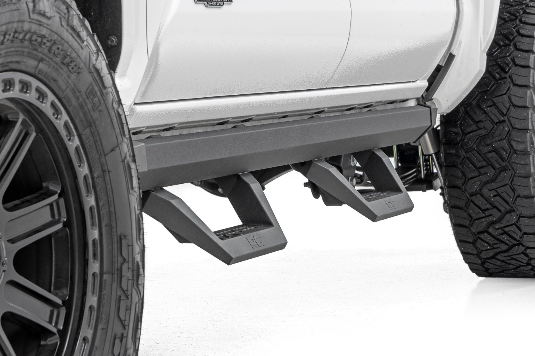 Rough Country SRX2 Adjustable Aluminum Steps | Double Cab for Toyota Tacoma 2024 73004