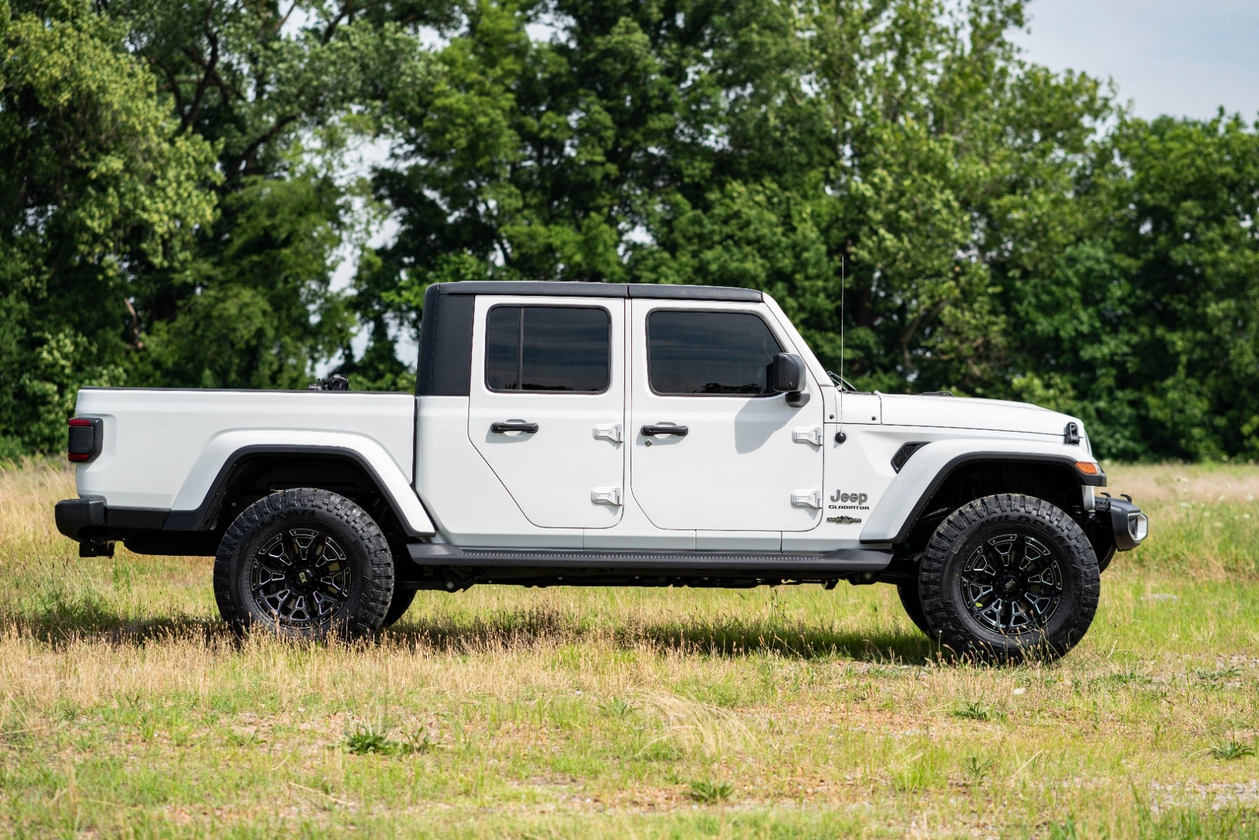 Rough Country 2.5" Leveling Kit Spacers M1 Jeep Gladiator JT 4WD 2024 61340