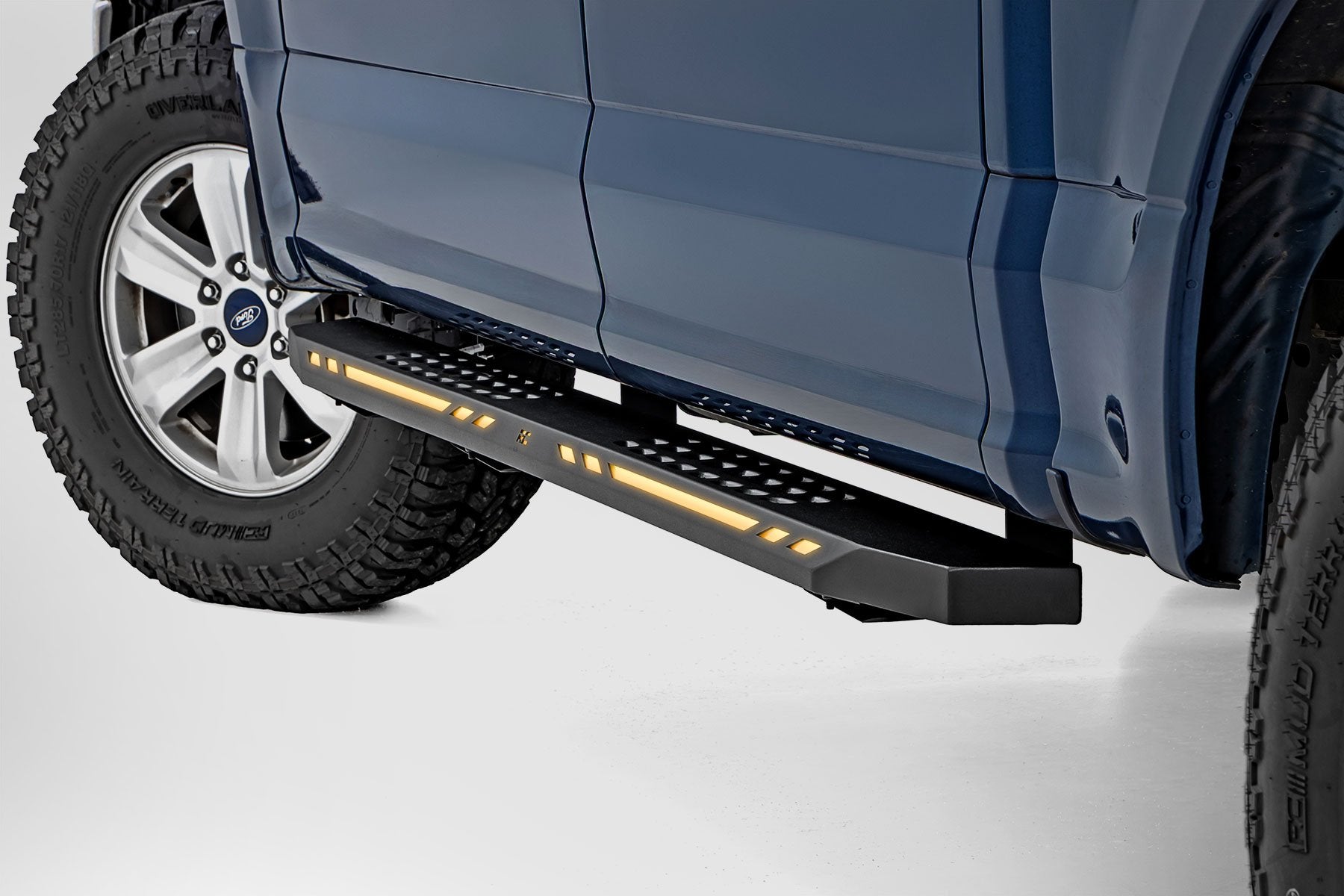 Rough Country AC2 Running Boards | Amber/White | Crew Cab | for Ford F-150/Lightning/F-250/F-350/Raptor (15-26) 57005