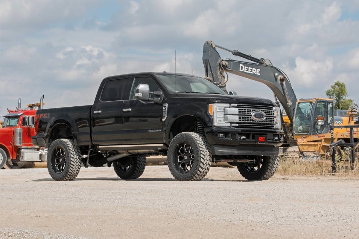 Rough Country 6" Lift Kit for Ford 17-19 F-250/350 Diesel Drive Shaft V2 Shocks 51371