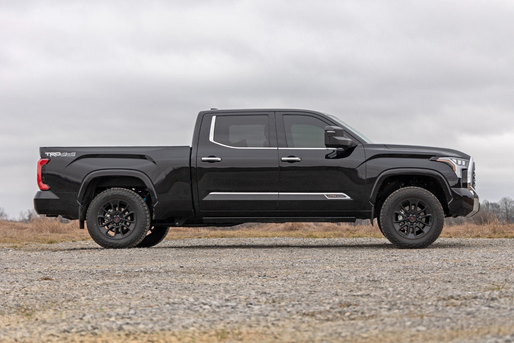 Rough Country 1.75" Leveling Kit w/ Rear Spacer Toyota Tundra 22-24 88001