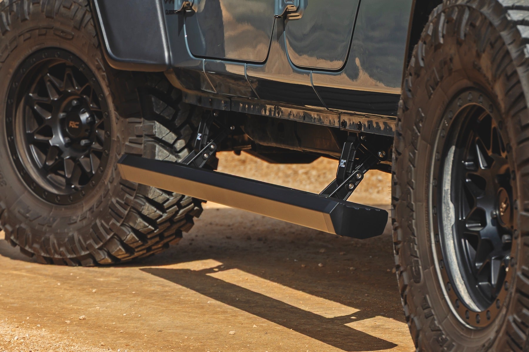 Rough Country Power Running Boards | for Jeep Gladiator JT 4WD (2020-2026) ESR610530