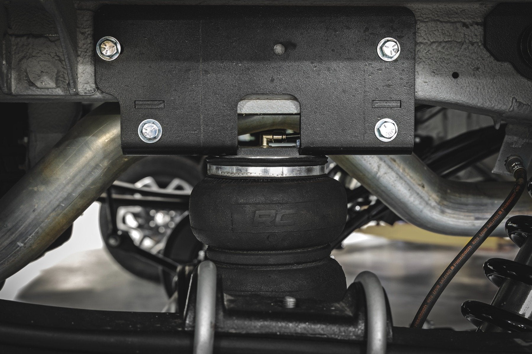 Rough Country Air Spring Kit | Mercedes Sprinter (2019-2025) 85004