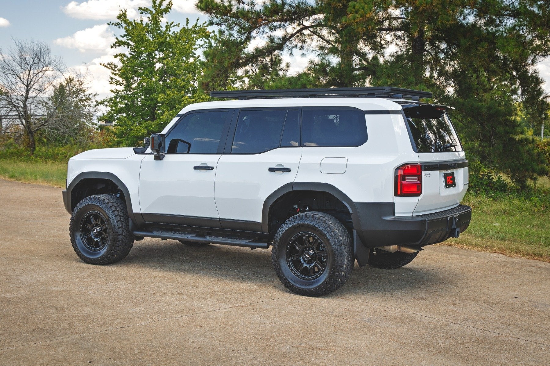 Rough Country Oval Nerf Steps | Black | for Toyota Land Cruiser 4WD (2024-2025)