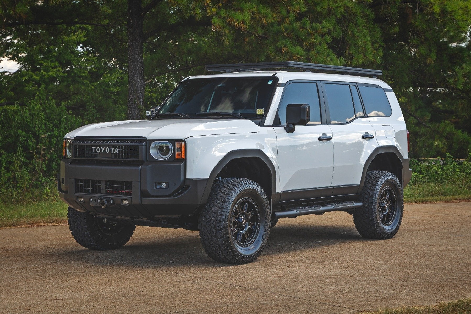 Rough Country Oval Nerf Steps | Black | for Toyota Land Cruiser 4WD (2024-2025)