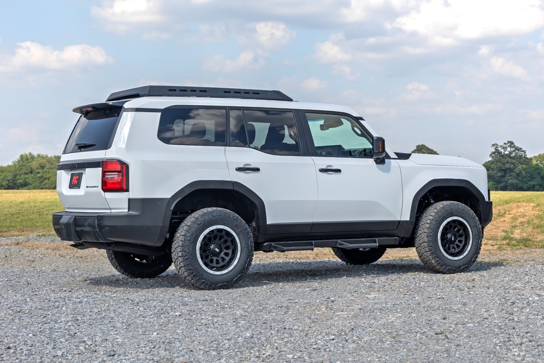 Rough Country M1R Reservoir Loaded Struts | 2" | Front | for Toyota Land Cruiser 4WD (24-25) 684187