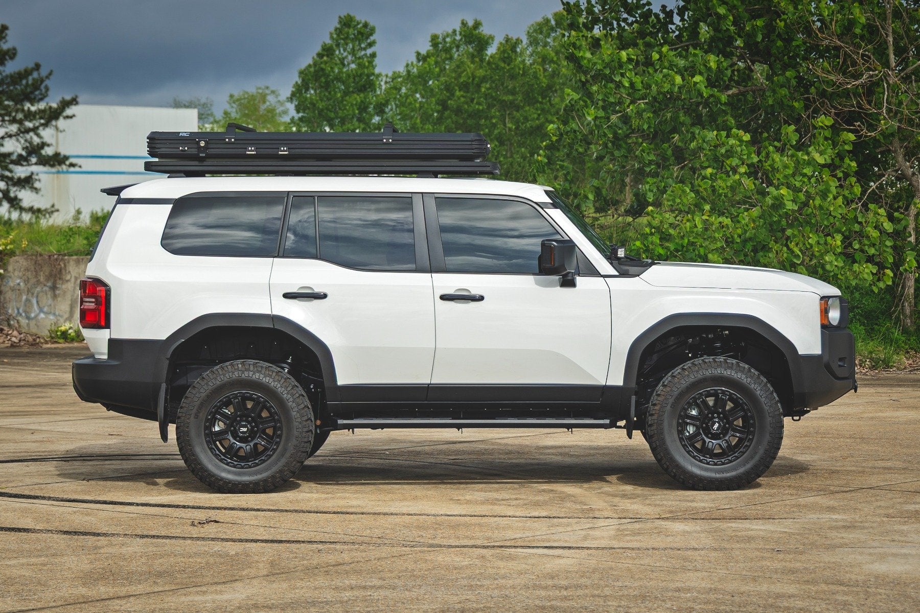 Rough Country BA2 Running Boards | Side Step Bars | for Toyota Land Cruiser 4WD (2024-2025) 41014