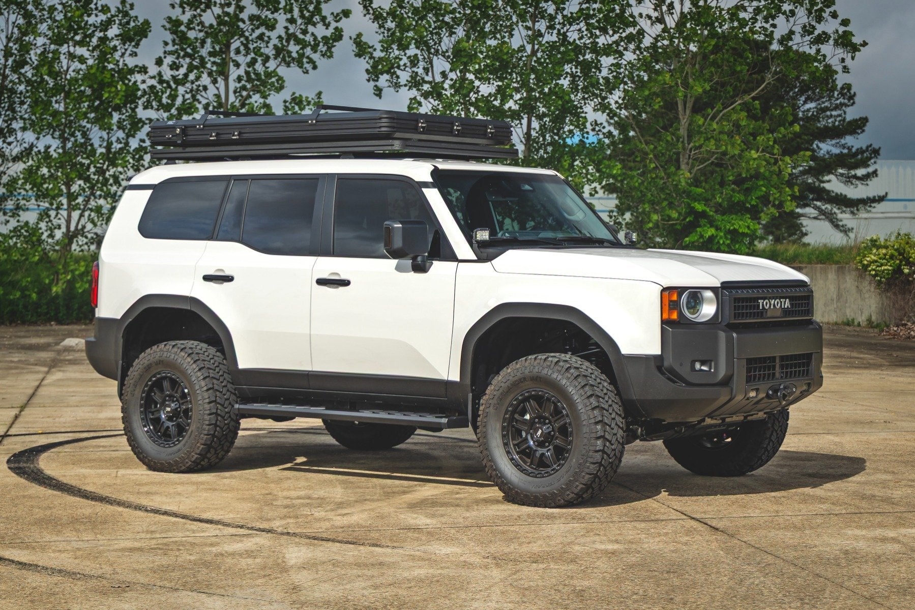 Rough Country BA2 Running Boards | Side Step Bars | for Toyota Land Cruiser 4WD (2024-2025) 41014