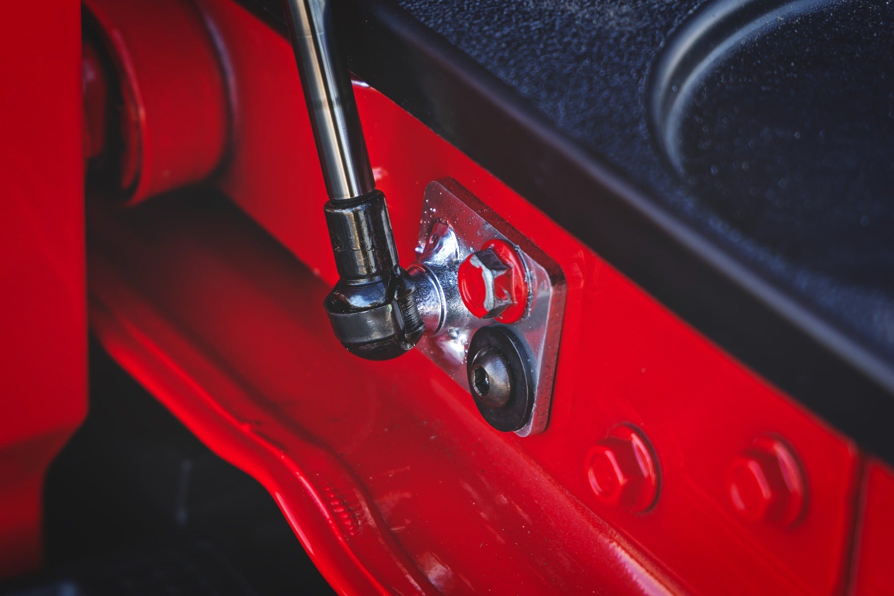 Rough Country Tailgate Assist | Chevy Silverado & GMC Sierra 1500 (2019-2026) 73227