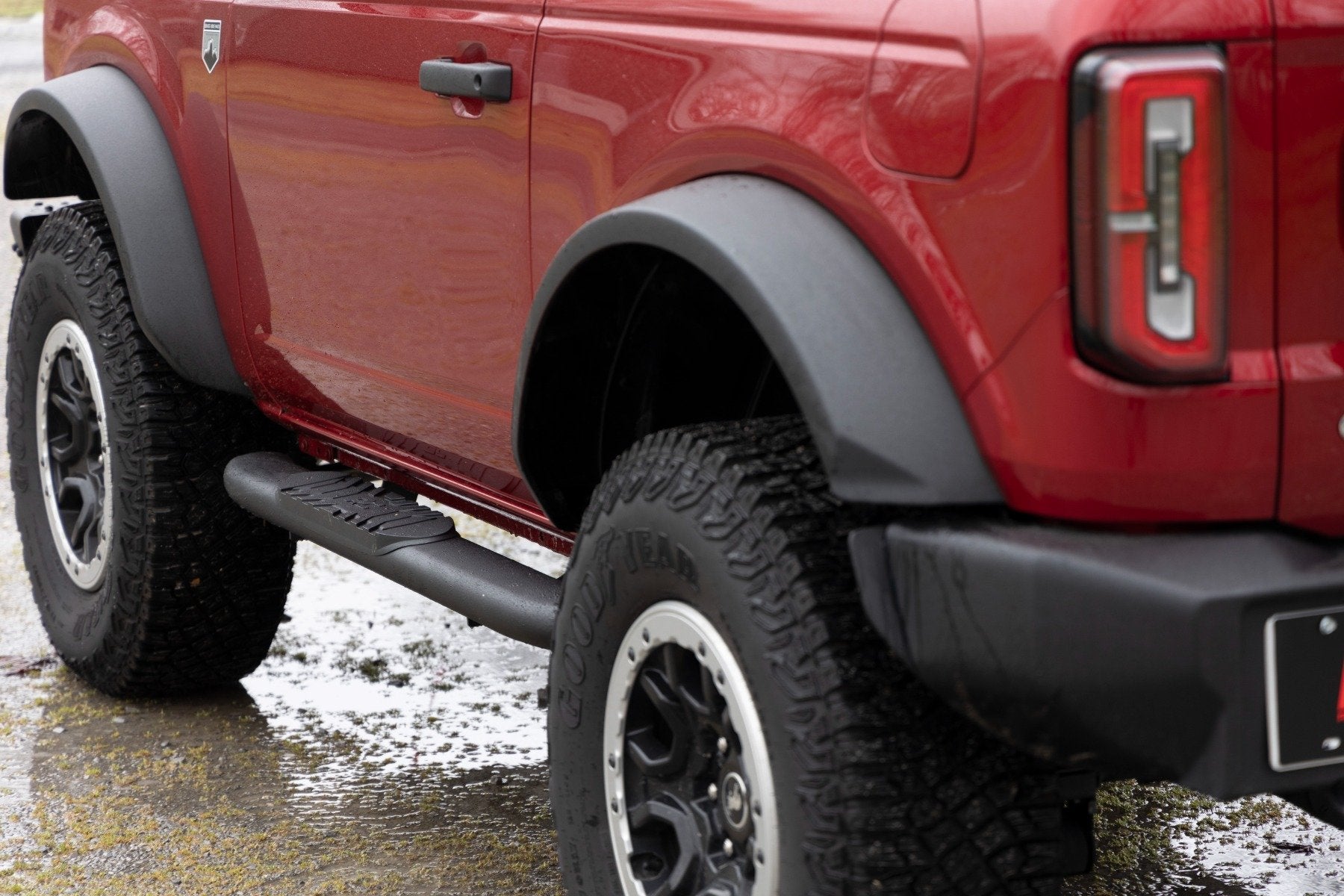 Rough Country Oval Nerf Steps 2-Door Black Ford Bronco 4WD 2021-2022 21012