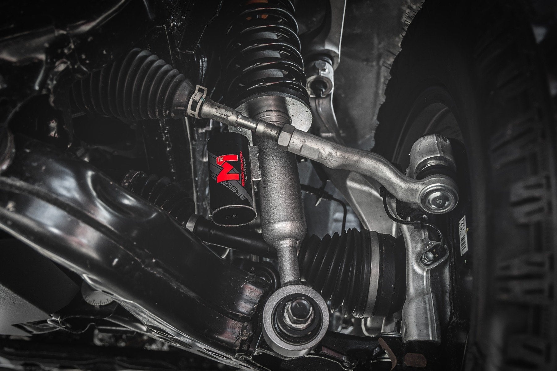 Rough Country M1R Reservoir Loaded Struts | Adjustable Height | Front | 3.5" | for Toyota 4Runner (2025) 684199