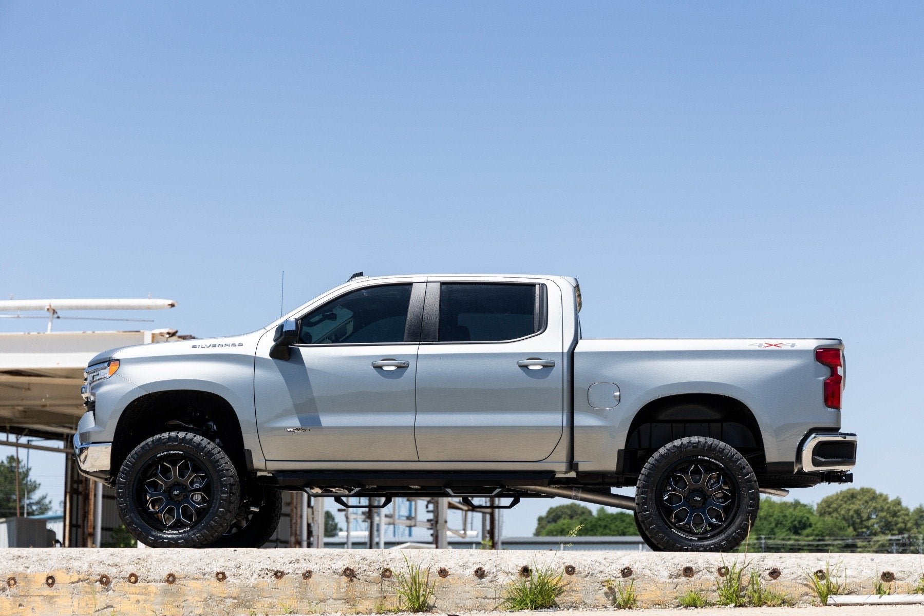Rough Country 6" Lift Kit M1 Struts/M1 Chevy Silverado 1500 19-25 21740