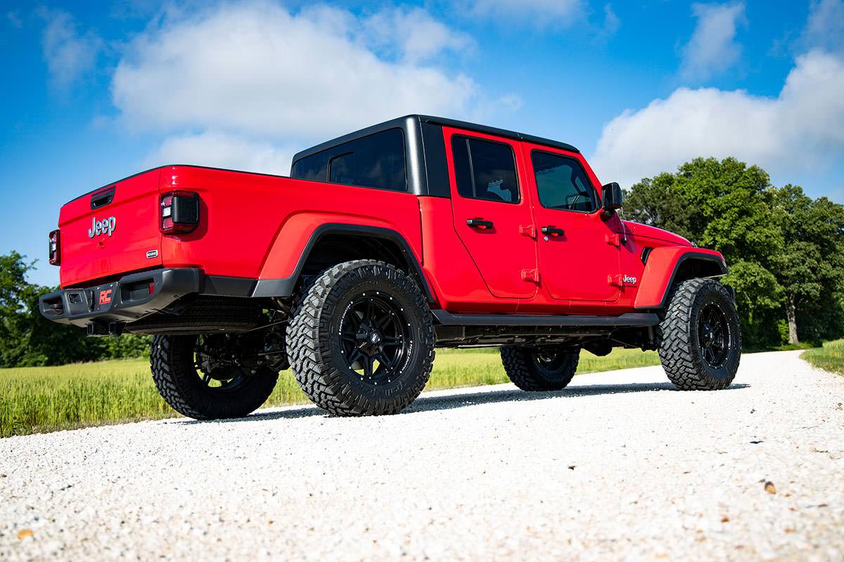 Rough Country 3.5 Inch Lift Kit Springs M1 for Jeep Gladiator JT 4wd 20-25 64940