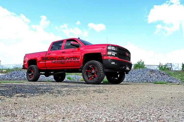 Rough Country 7in GM Lift Kit Lifted Struts 14-18 1500 PU 4wd Aluminum 29833