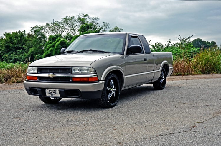 Rough Country 2in/2.5in GM Lowering Kit 724