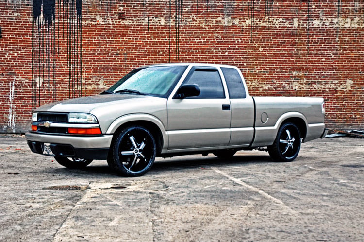 Rough Country 2in/2.5in GM Lowering Kit 724