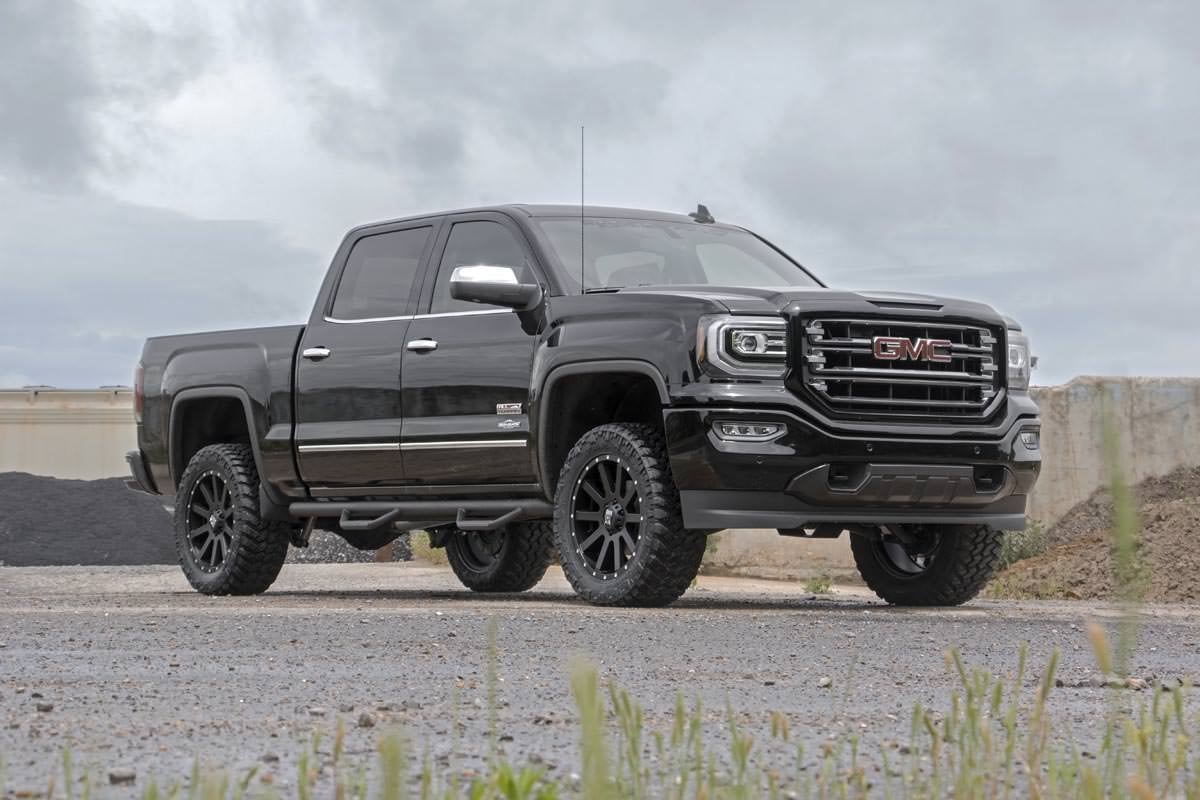 Rough Country 3.5" Lift Kit Forged UCA Vertex/V2 Chevy/GMC 1500 07-16 19457RED