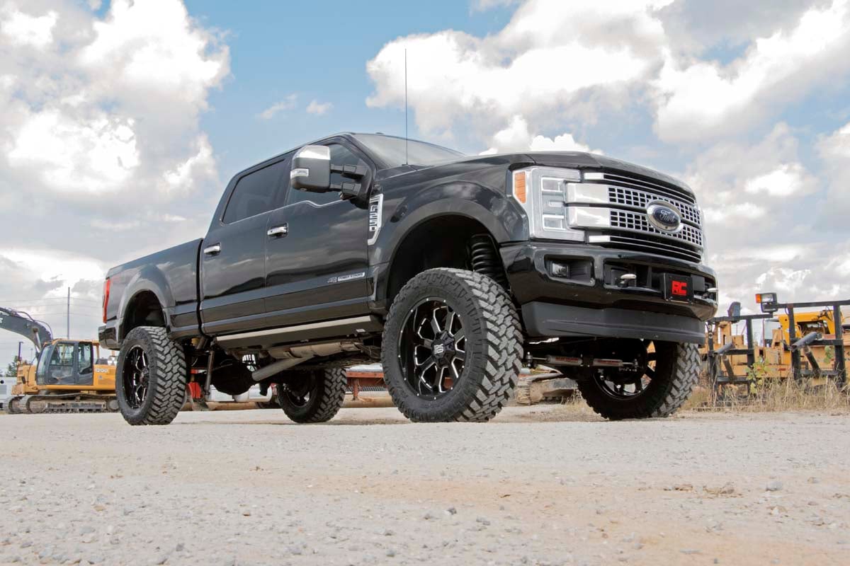 Rough Country 6 Inch Lift Kit R/A OVLDS M1 for Ford SuperDuty 4wd 17-22 51240