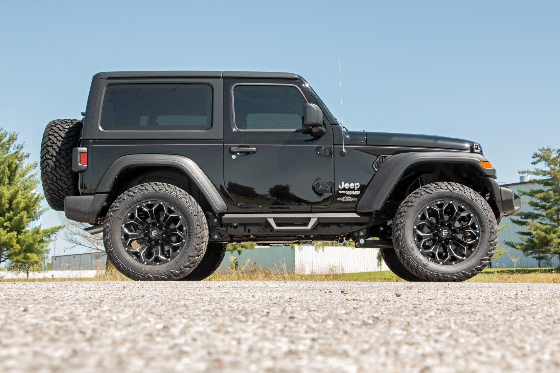 Rough Country 2.5" Lift Kit | Coils | M1R | for Jeep Wrangler JL 4WD (2024-2025) 79644