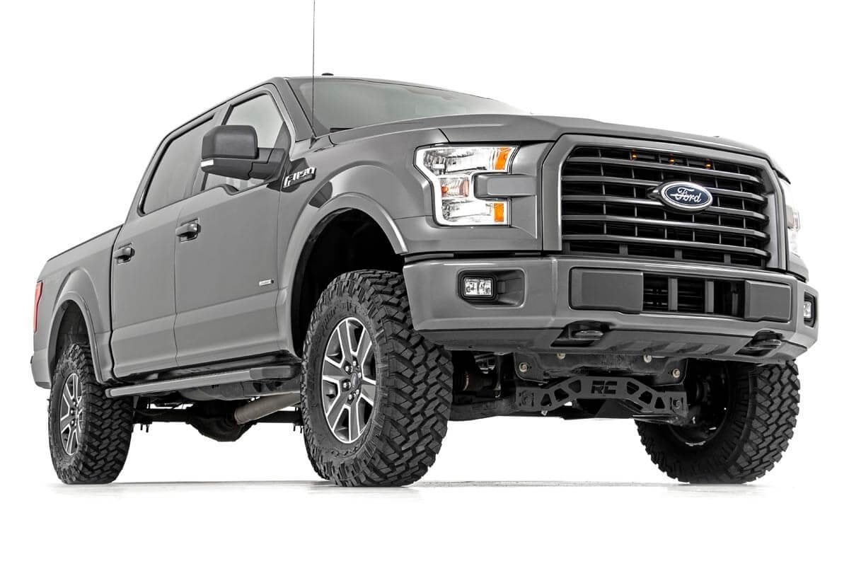 Rough Country 4 Inch Lift Kit for Ford F-150 4wd 2015-2020 M1 Struts/M1 55540
